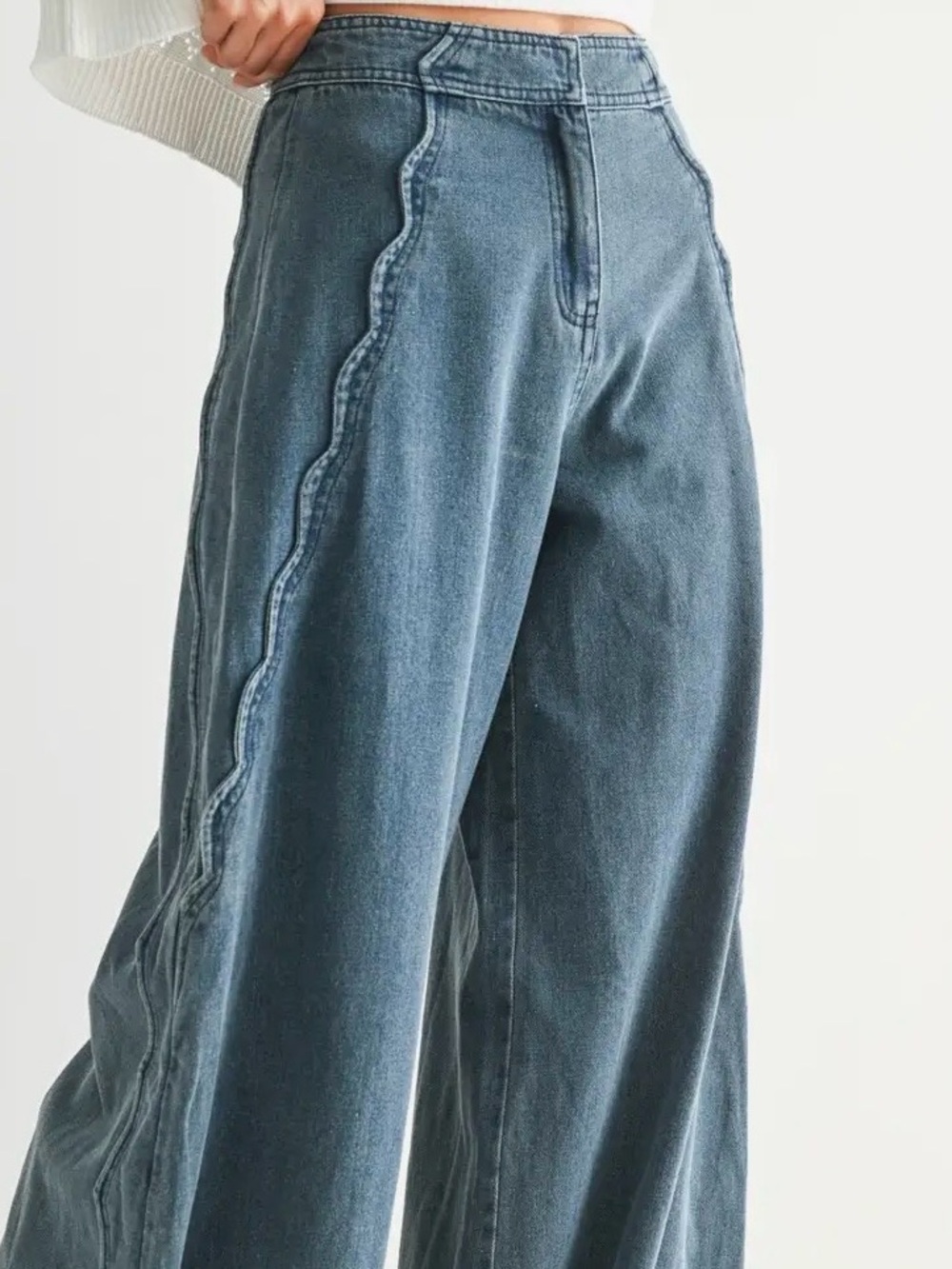 Wide Leg High-Rise Women’s Jeans w/ Scalloped Detail by Camellia NWT